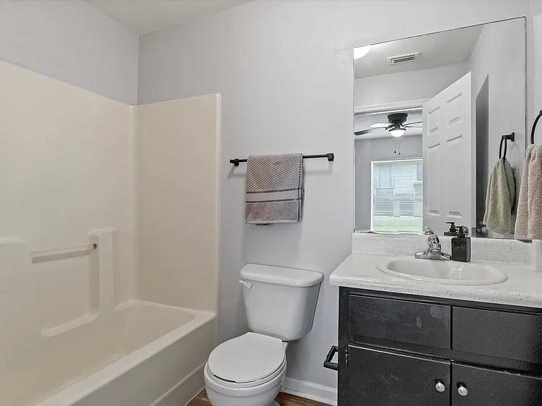 2114 Main St — Photo 15