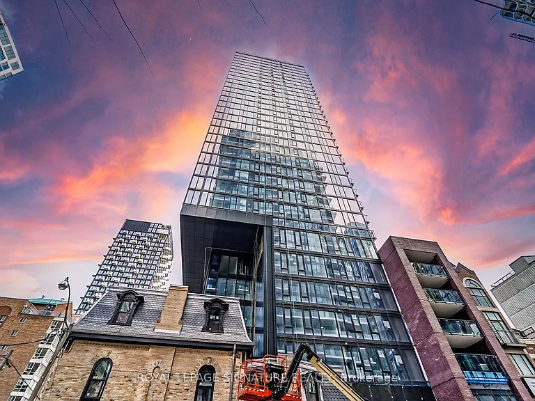 47 Mutual St #1002 — Photo 2