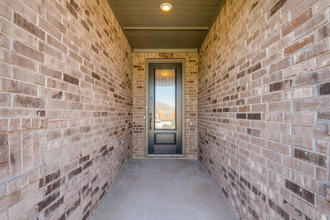 1009 Calhoun Dr — Photo 4