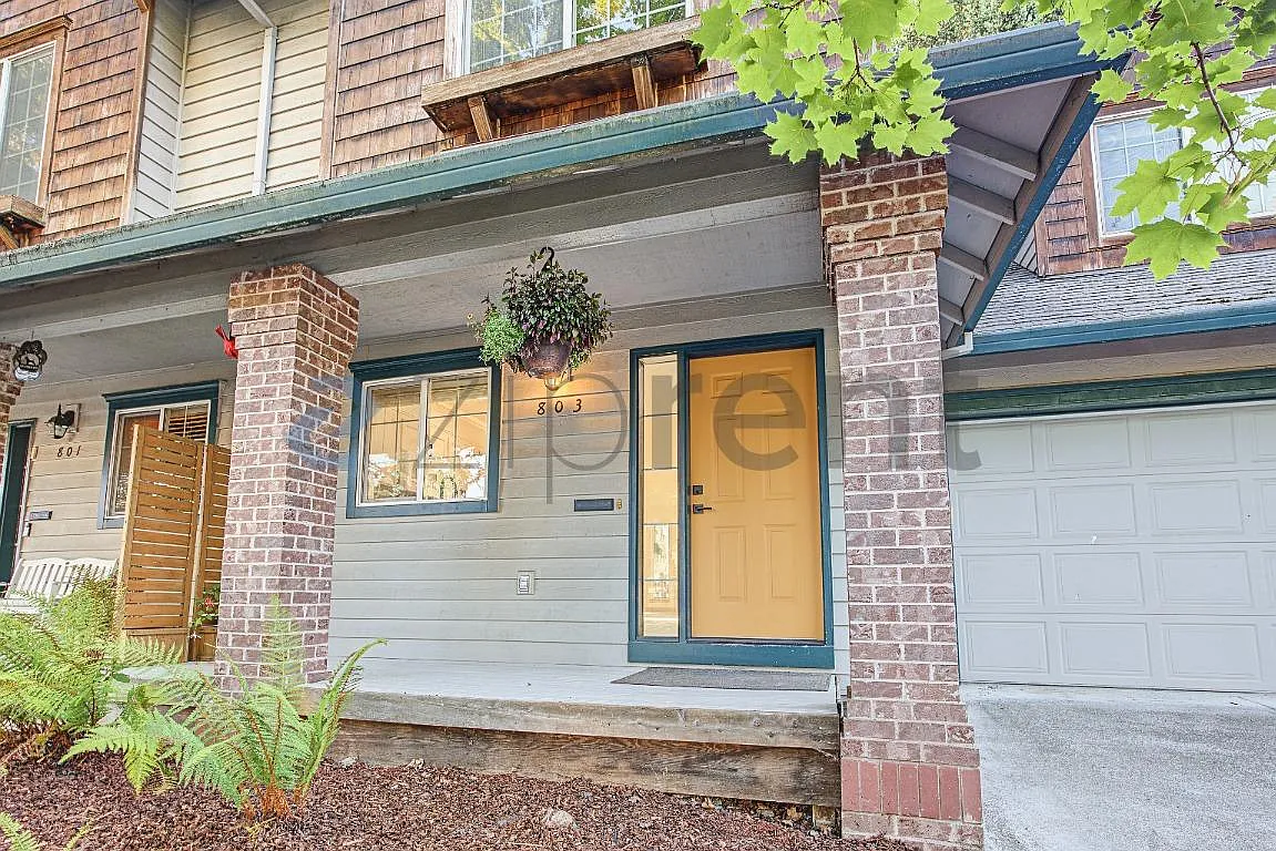 3 bed, 2.5 bath, 1360 sqft, $2,790 — Photo 3