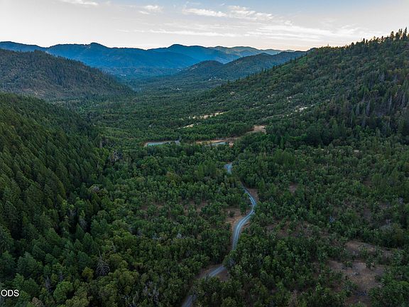 3rd image of 2659 Foots Creek L Fork Rd