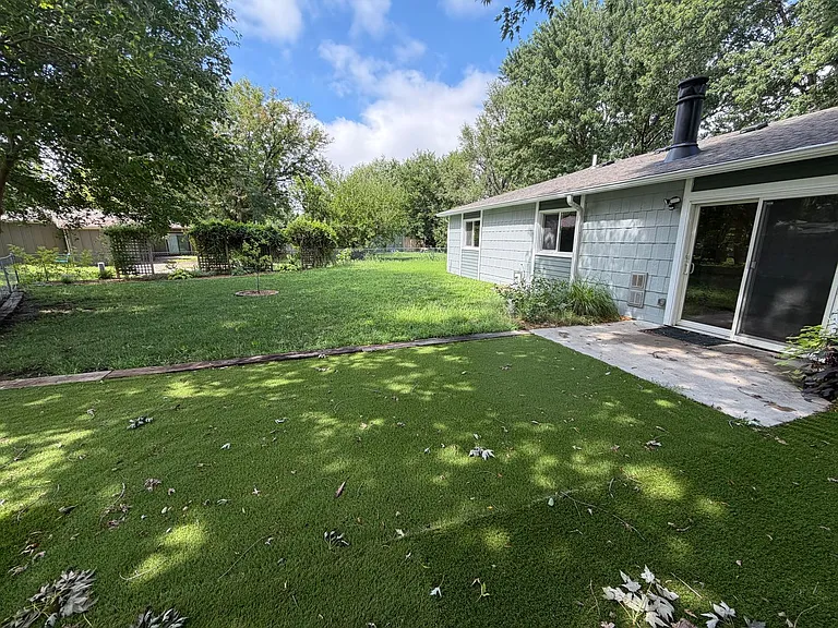 2421 Brook Ln — Photo 15