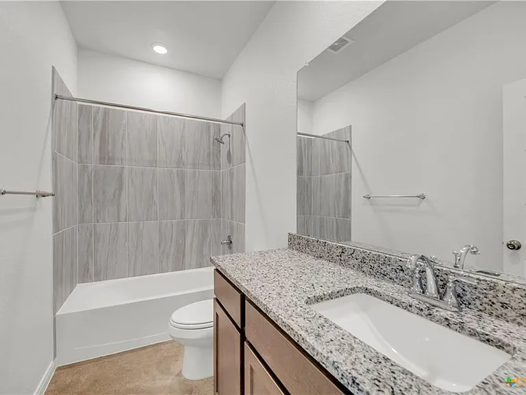 612 Pacific Crest Trl #B — Photo 3