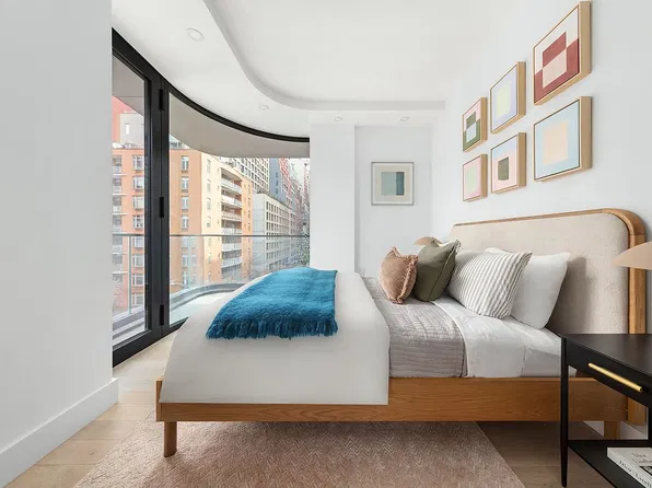 401 W 37th St #3GS, New York, NY 10018