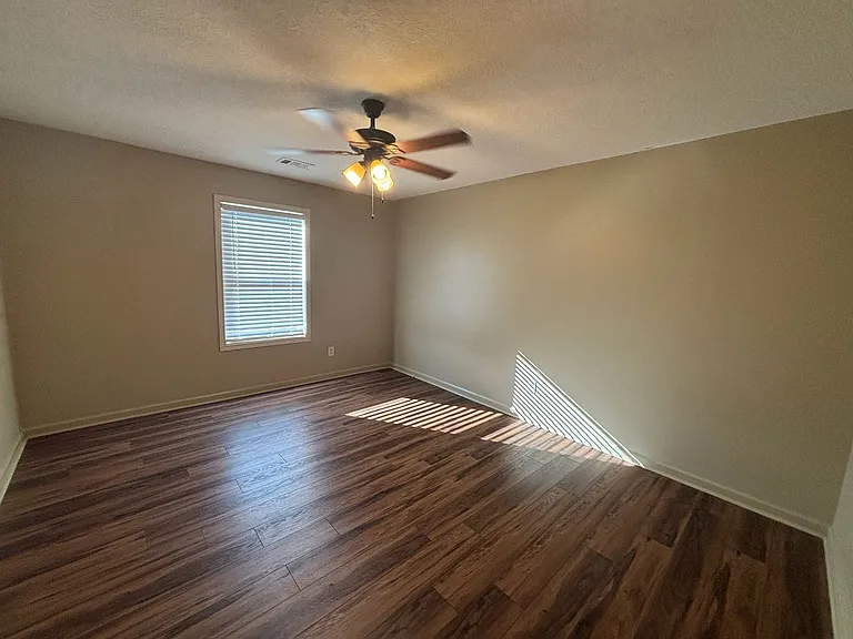 323 Owens Rd — Photo 13