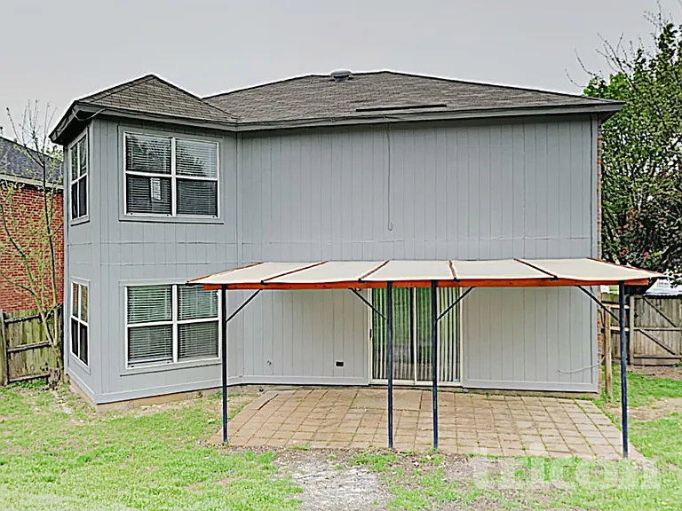 541 Gibson St — Photo 16