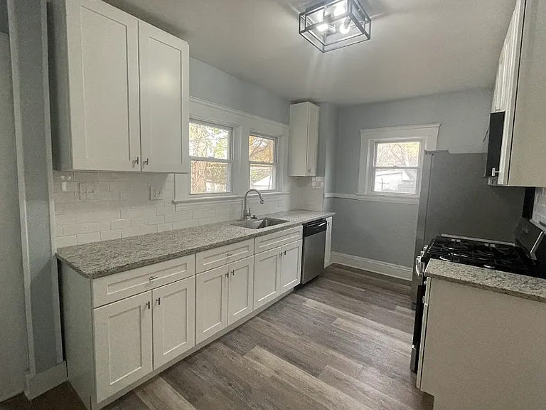 3235 Oak Rd — Photo 4