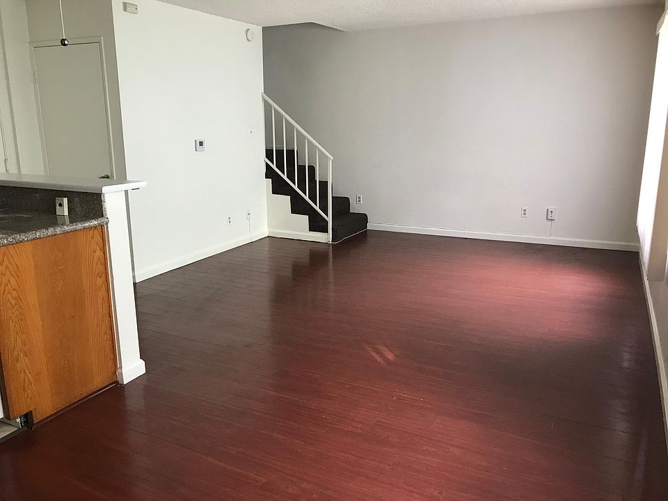 2nd image of 4840 Rosewood Ave APT 7