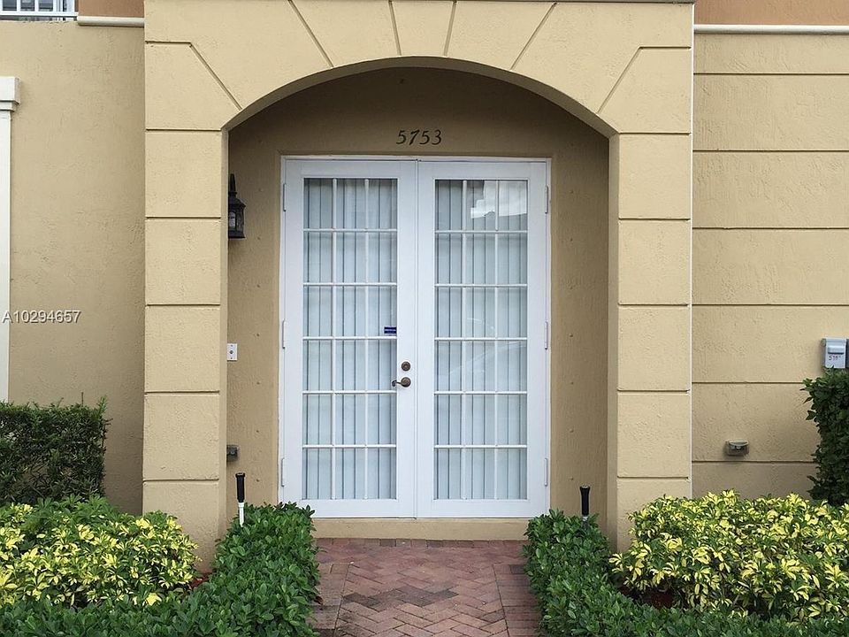 1st image of 5753 Hampton Hills Blvd