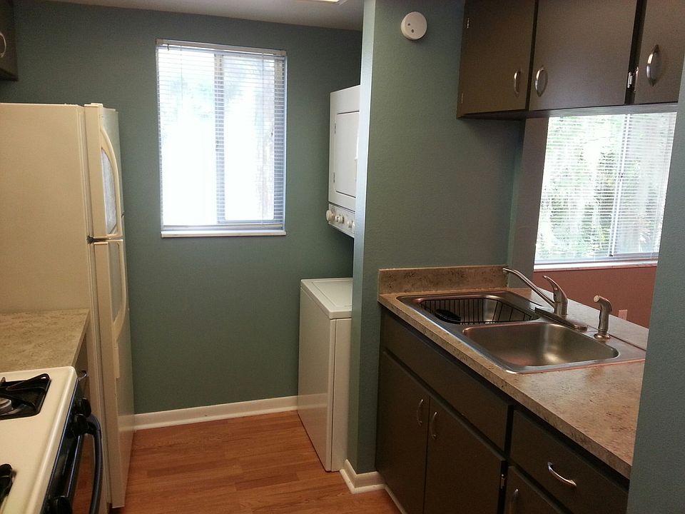 1st image of 610 Pavare Ct