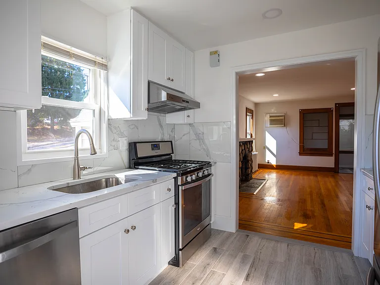 31 Spring Valley Ave — Photo 17