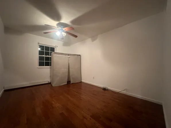 83 Whittier Dr, Mastic Beach, NY 11951