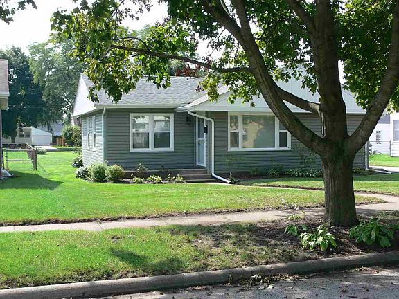 3rd image of 909 Theodore St