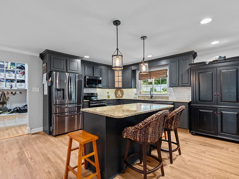 201 Selkirk Trl — Photo 15