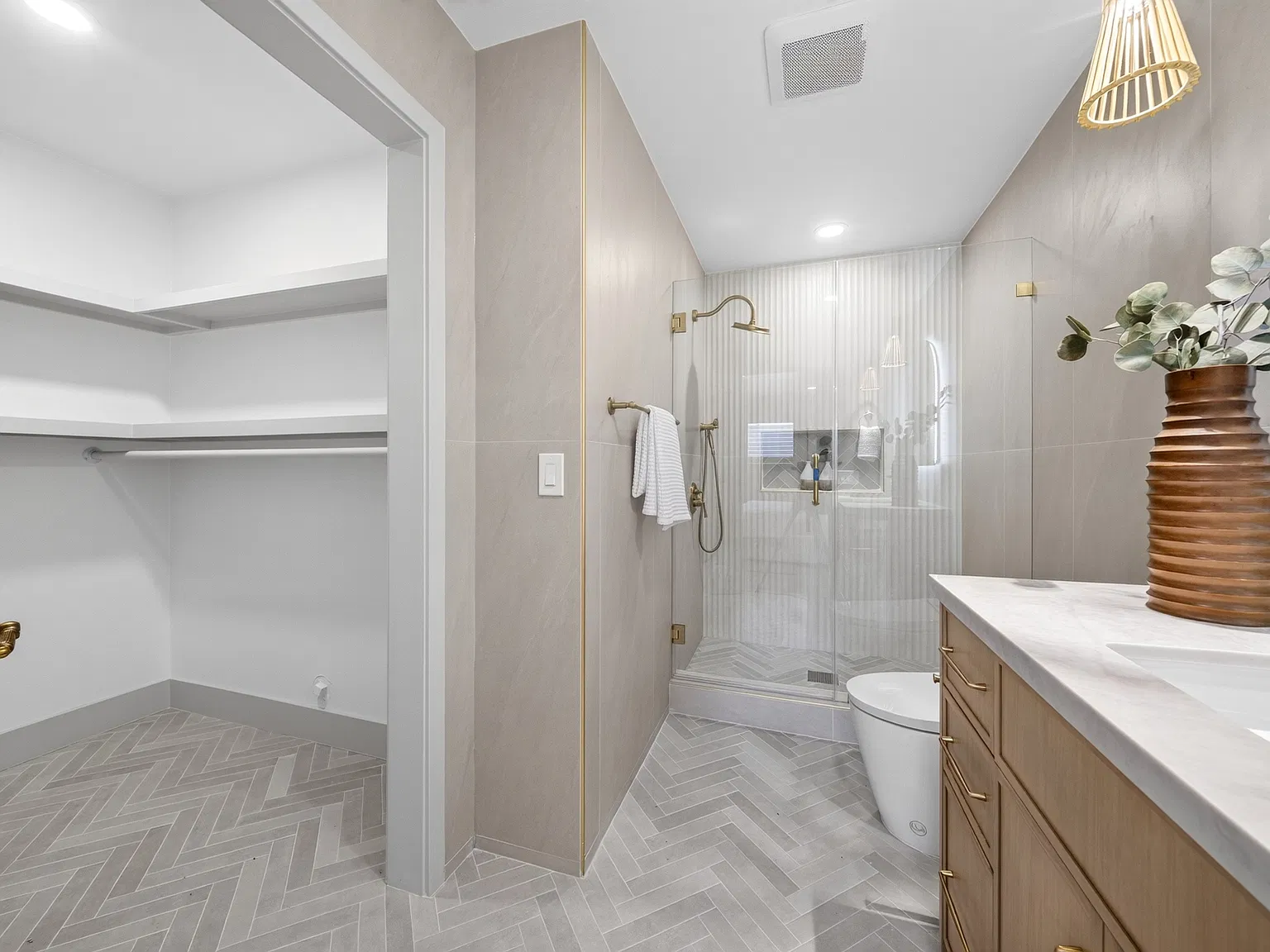 931 Carina Ave — Photo 3