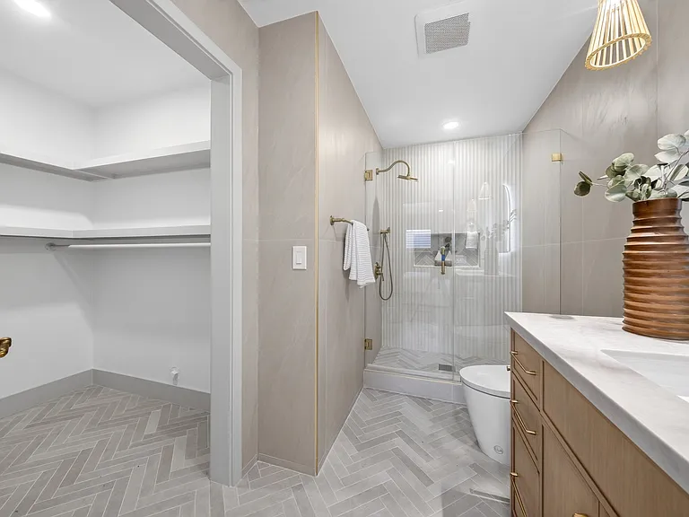 931 Carina Ave — Photo 3