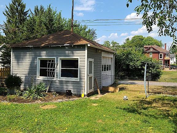 One car garage 