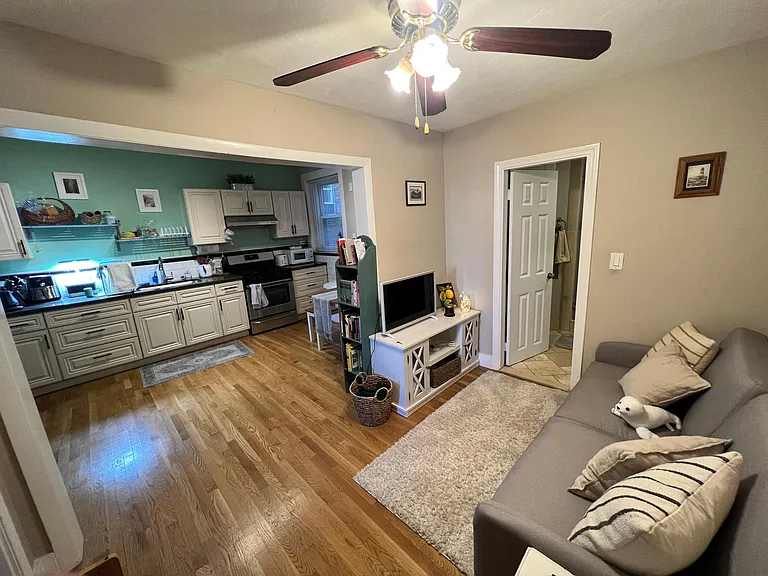 115 Orleans St #1 — Photo 4