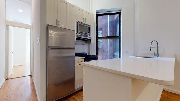 Rented by Bond New York | media 58