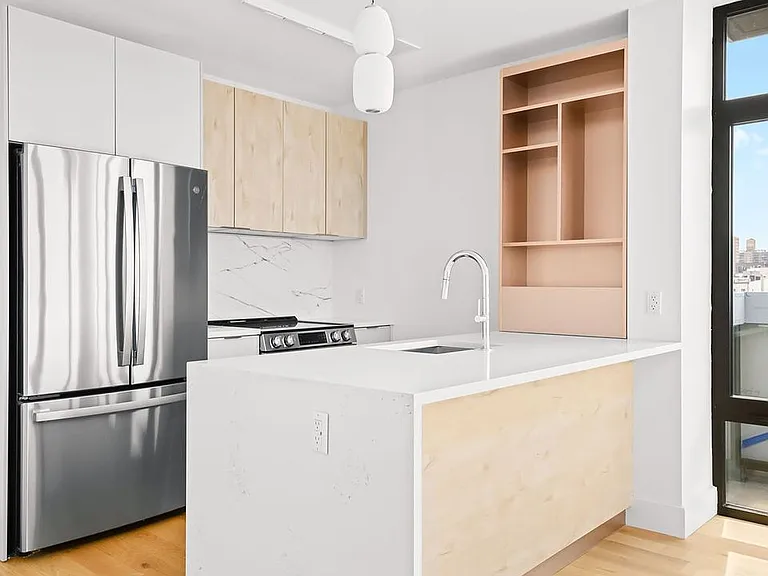 597 Grand St #417 — Photo 3