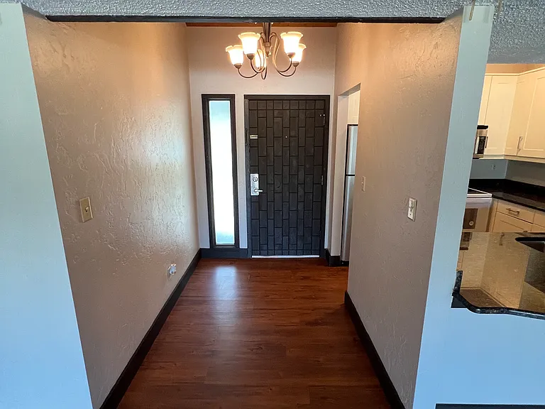 808 Pinewood Ct #808 — Photo 7