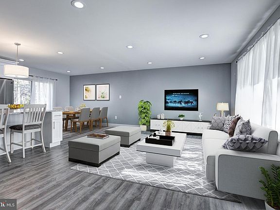3rd image of 10432 Finchley Ct