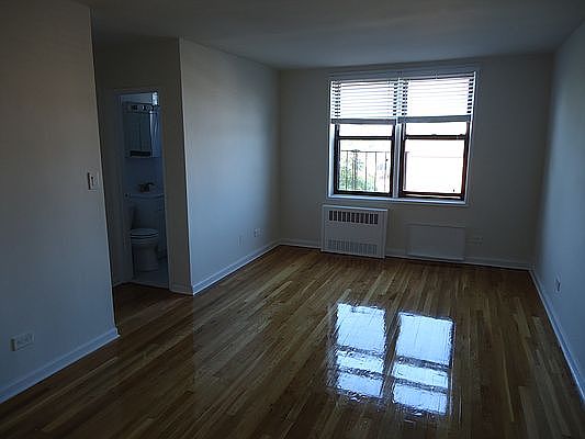 5th image of 142-10 Hoover Ave #408