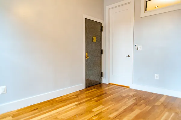 Rented by Nooklyn NYC LLC | media 26
