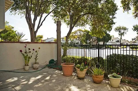 4562 Reyes Dr — Photo 21