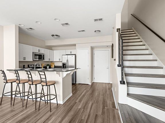 5th image of 2121 S Kinnickinnic AVENUE #110