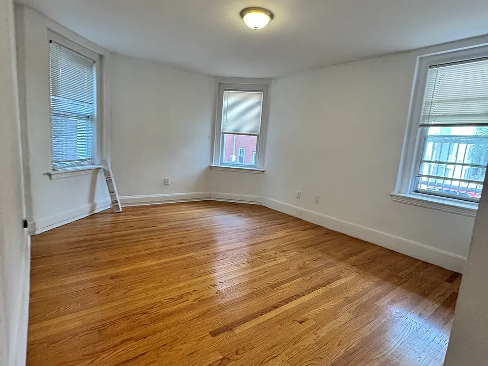 399 Broadway #12