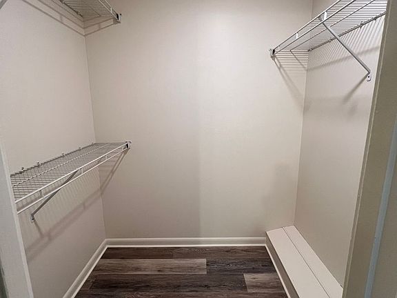 3rd image of 20 Echo Valley Ln APT 7