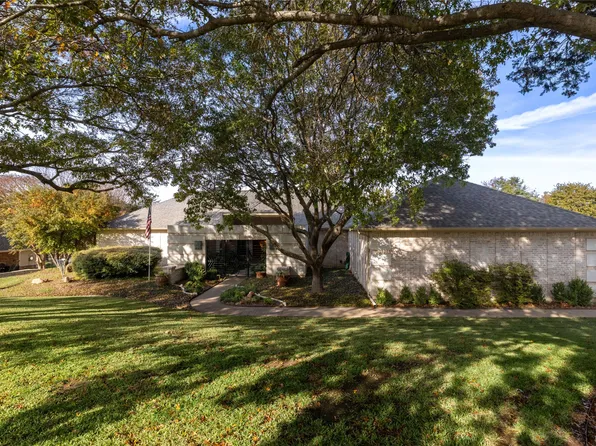 1919 Woodland Hills Ln, Weatherford, TX 76087