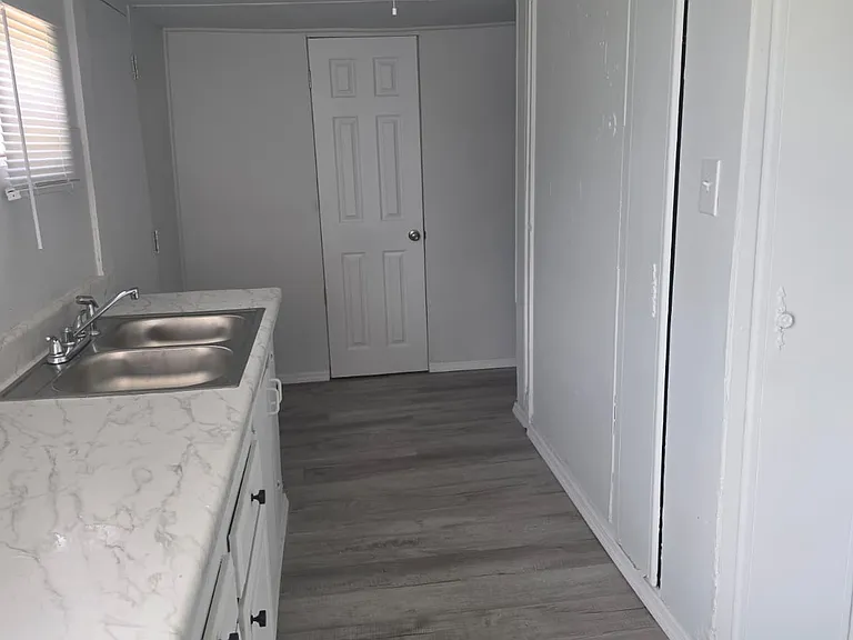 180 Mosley Rd — Photo 5