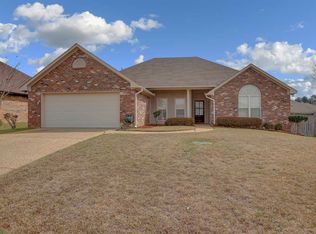350 Kings Ridge Cir, Brandon, MS 39047