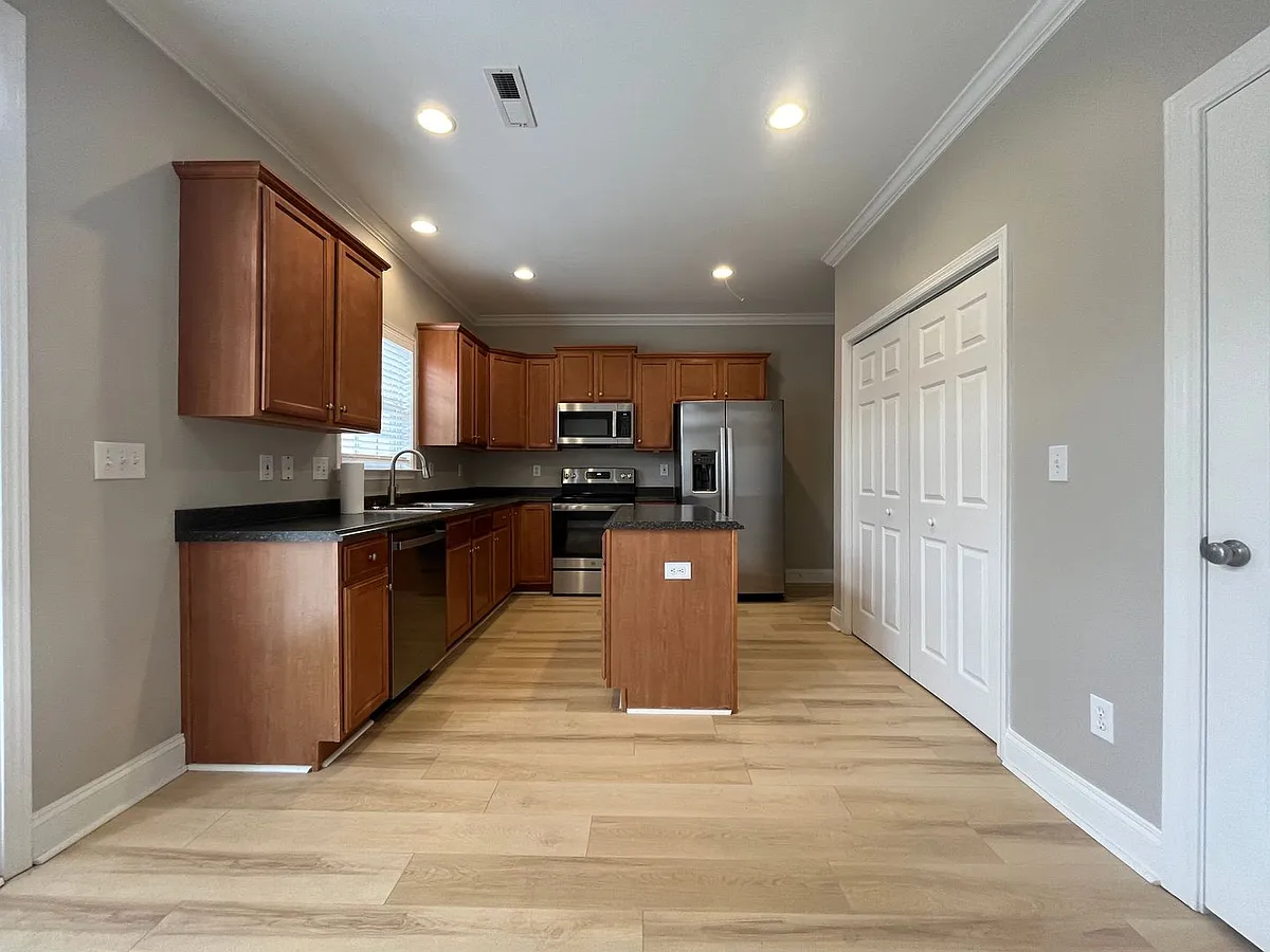 Building Photo - 444 Woodbark Ct