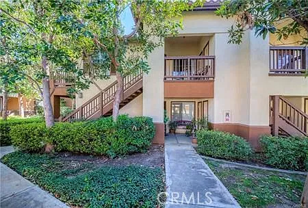 2 bed, 1047 sqft, $3,500 — Photo 1