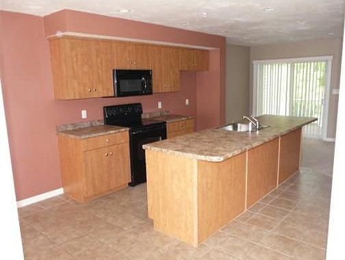 3rd image of 27 Old Cedar Vlg
