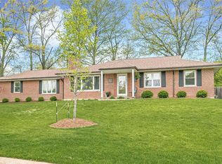 15 Heather Dr, Saint Louis, MO 63123