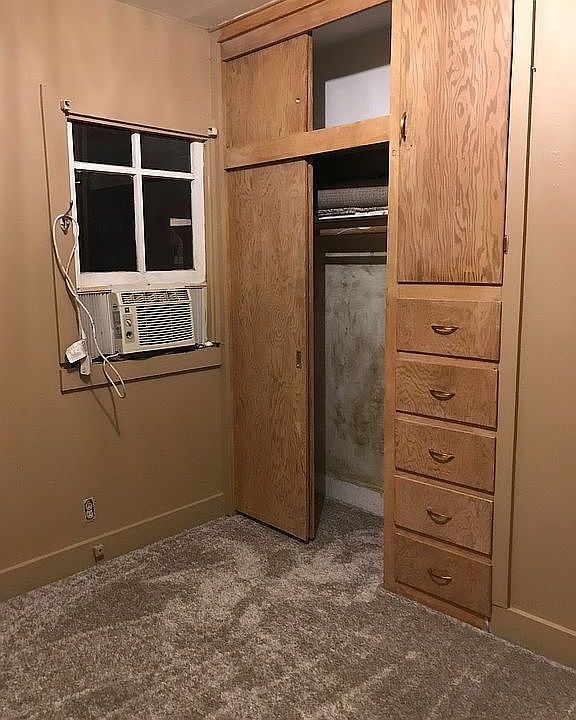 2nd image of 220 E 24th St