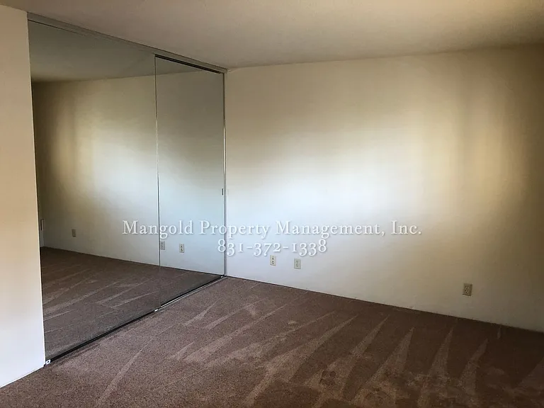 Huckleberry Hill Apartments — Photo 6