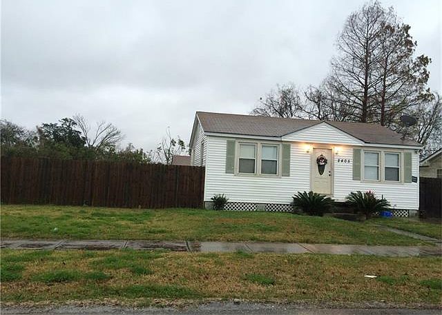 1st image of 2405 Plaza Dr