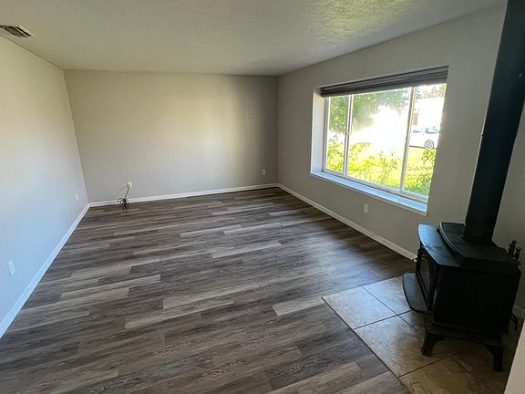 4th image of 3925 Bairnsdale Way