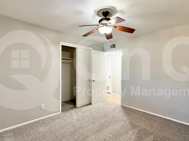1730 W Northview Ave — Photo 7