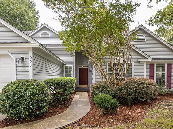 3rd image of 208 Candleberry Cir
