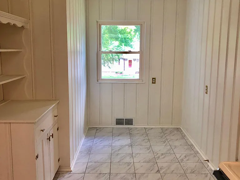 5147 Clark Dr — Photo 6