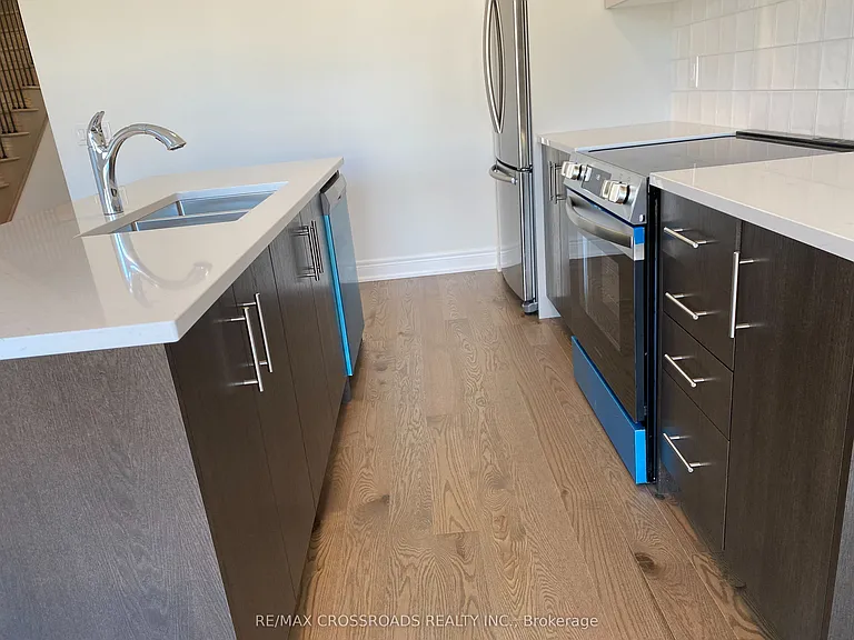 4 Kamper Ave — Photo 17