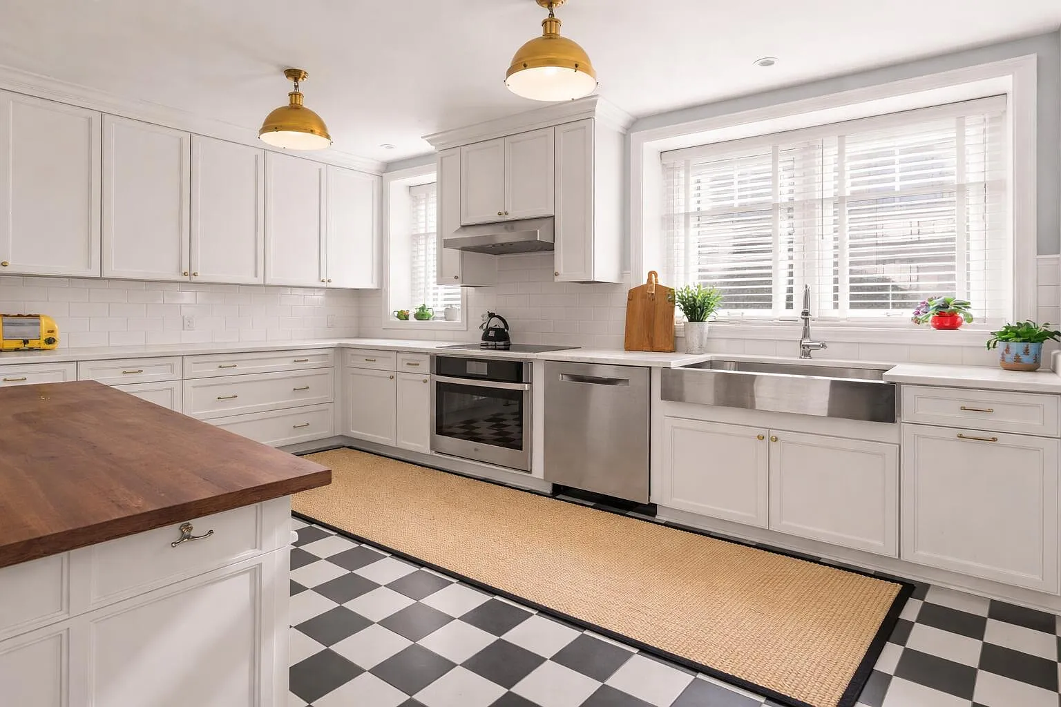 1 bed, 1.5 bath, 1258 sqft, $3,500 — Photo 3