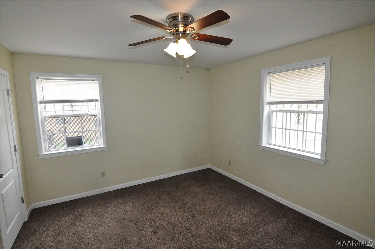Building Photo - 718 W Edgemont Ave #B