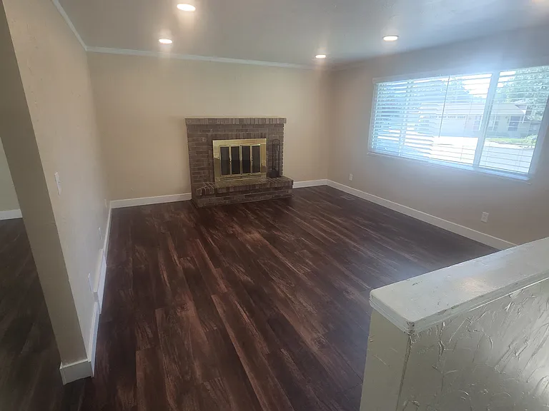 667 E Family Cir — Photo 8